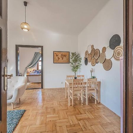 Carolina'S Romantic Apartment Hradec Kralove Exterior foto