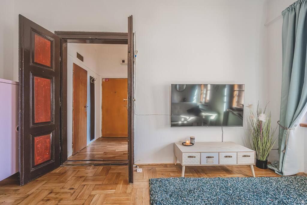 Carolina'S Romantic Apartment Hradec Kralove Exterior foto