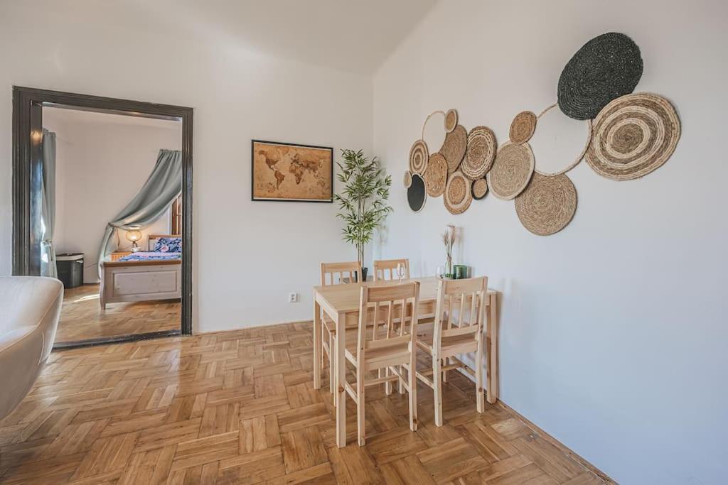 Carolina'S Romantic Apartment Hradec Kralove Exterior foto