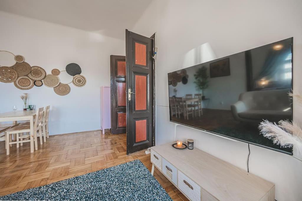 Carolina'S Romantic Apartment Hradec Kralove Exterior foto